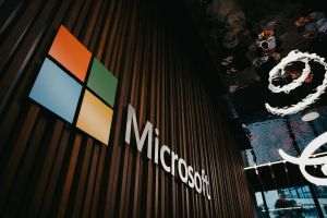 Verzii europeni: Comisia Europeană a preluat amendamentele Microsoft în legea privind centrele de date